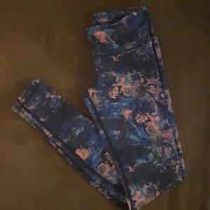 Lululemon blue and pink rose wunder under 6